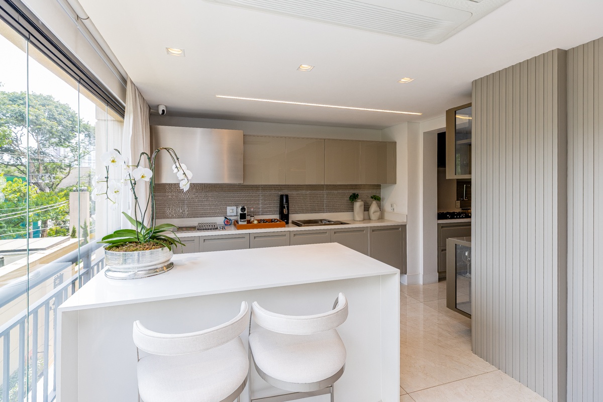 Apartamento garden para venda em Vila Olímpia com 3 quartos, sendo 3 suítes, 220m²
