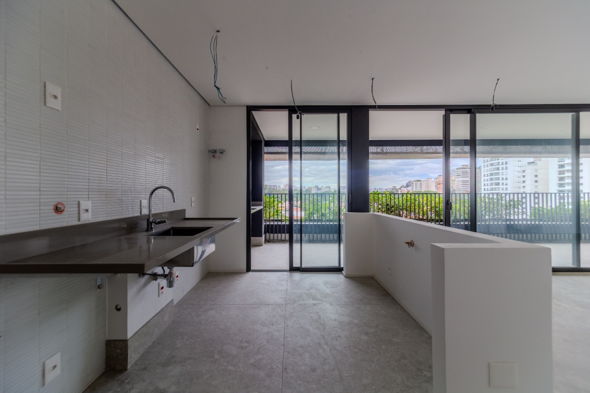 Apartamento para venda em Vila Nova Conceição com 3 quartos, sendo 3 suítes, 175m²