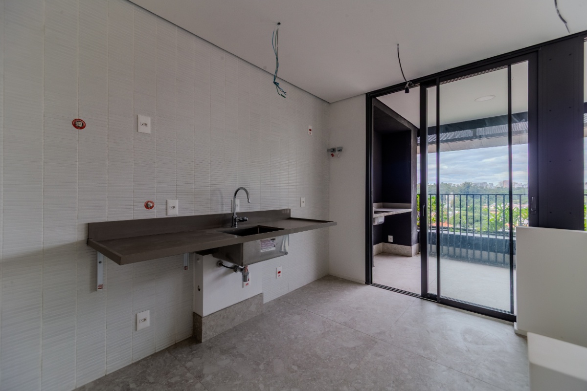 Apartamento para venda em Vila Nova Conceição com 3 quartos, sendo 3 suítes, 175m²