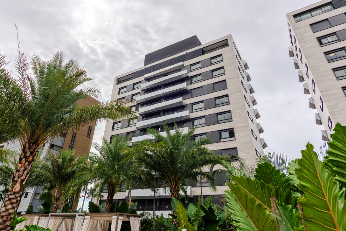 Apartamento para venda em Vila Nova Conceição com 3 quartos, sendo 3 suítes, 175m²