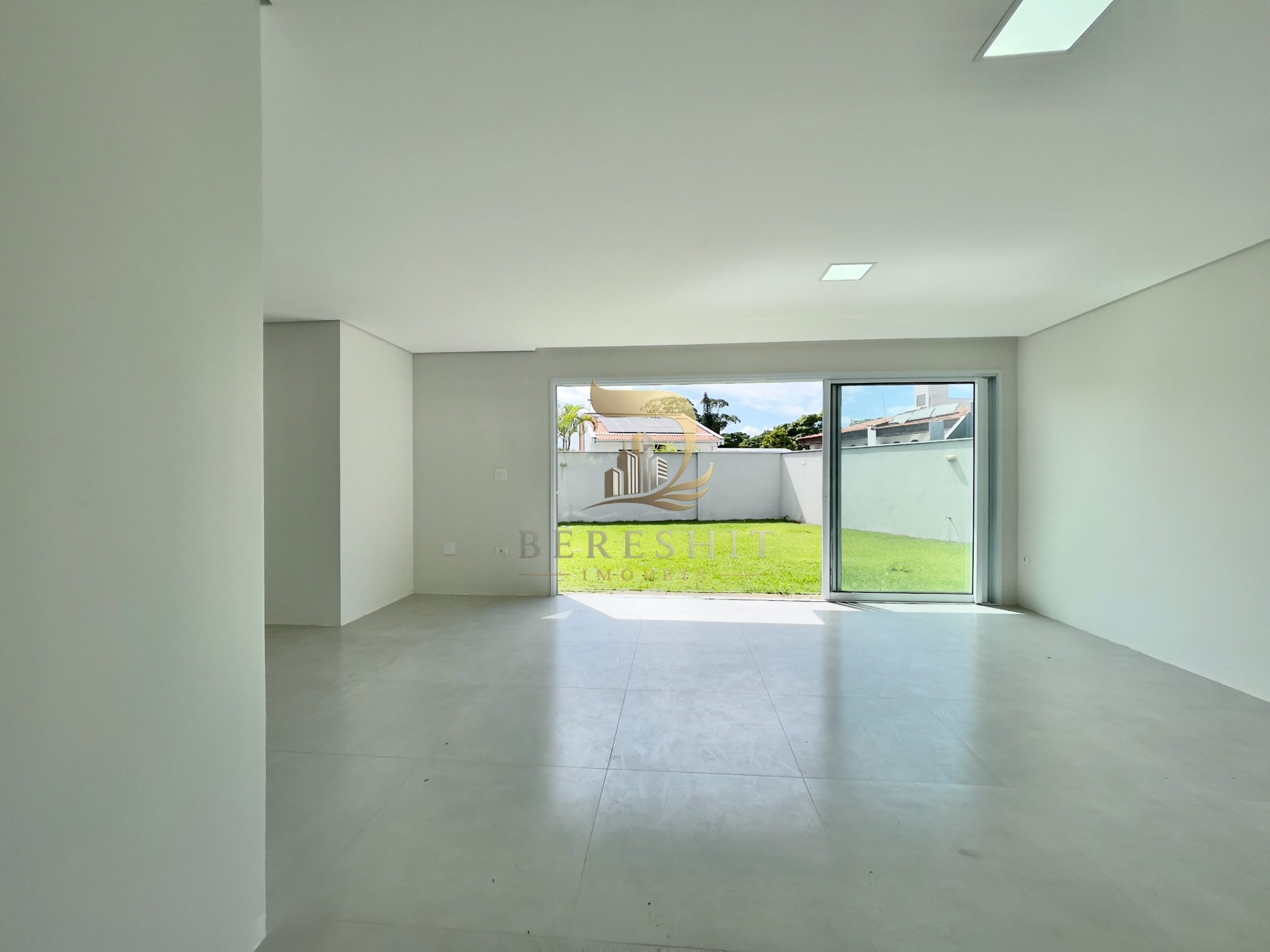 Casa de Condomínio Nova à Venda no Jardim Prudência