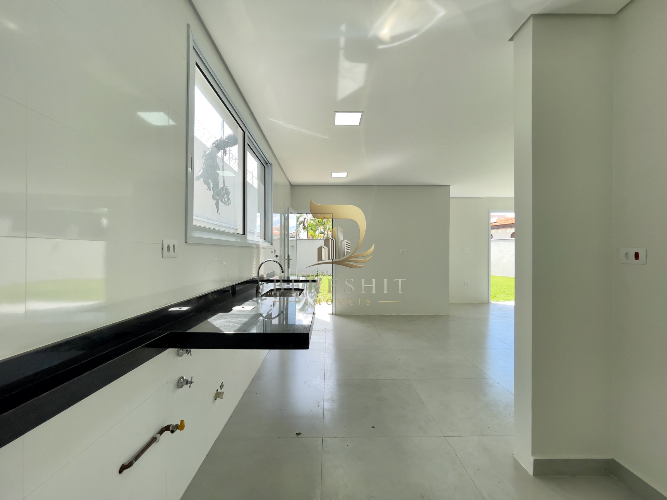 Casa de Condomínio Nova à Venda no Jardim Prudência