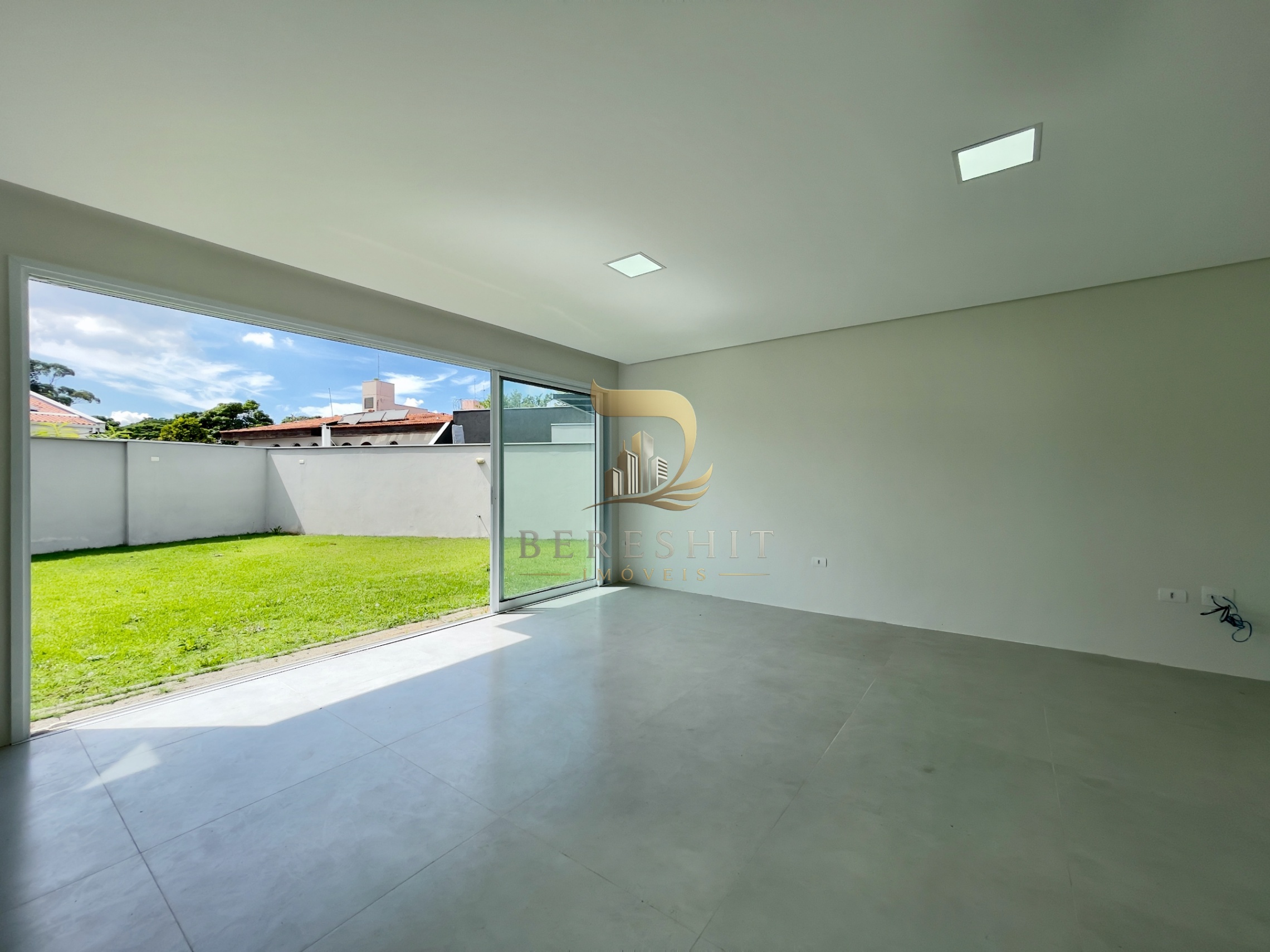 Casa de Condomínio Nova à Venda no Jardim Prudência