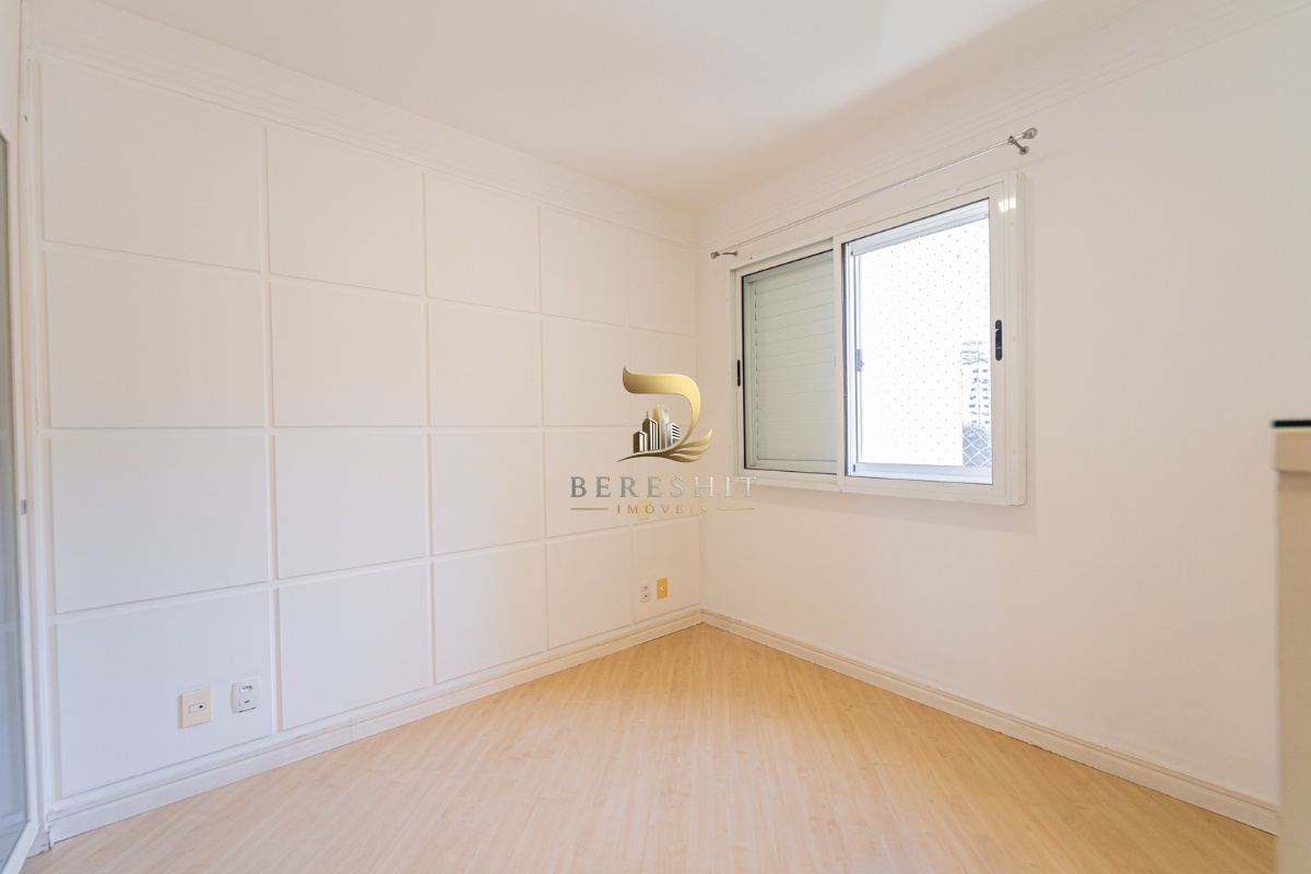 Apartamento para venda em Moema com 4 quartos, sendo 1 suíte, 104m²