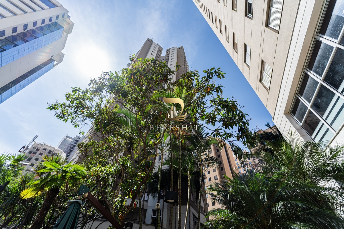 Apartamento para venda em Moema com 4 quartos, sendo 1 suíte, 104m²