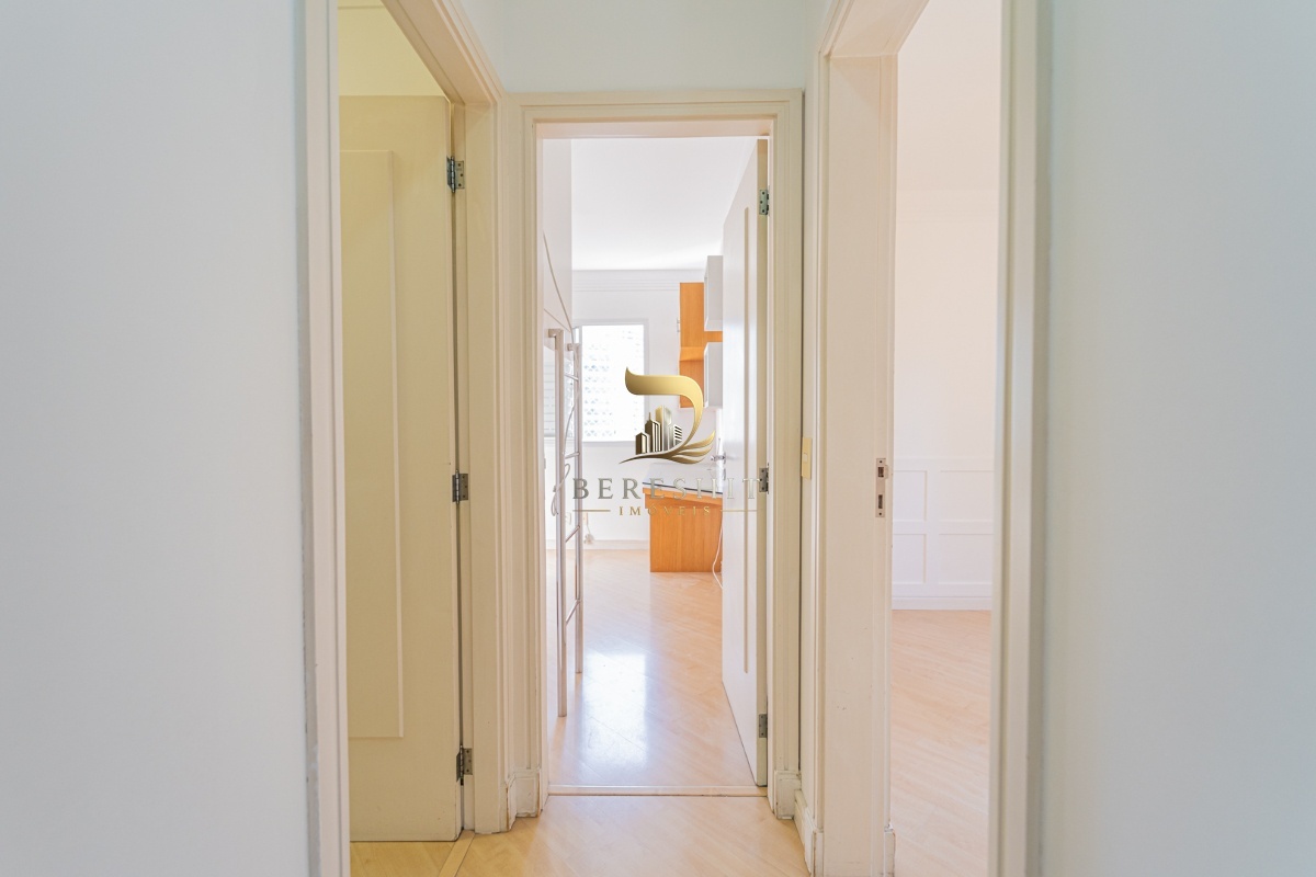Apartamento para venda em Moema com 4 quartos, sendo 1 suíte, 104m²