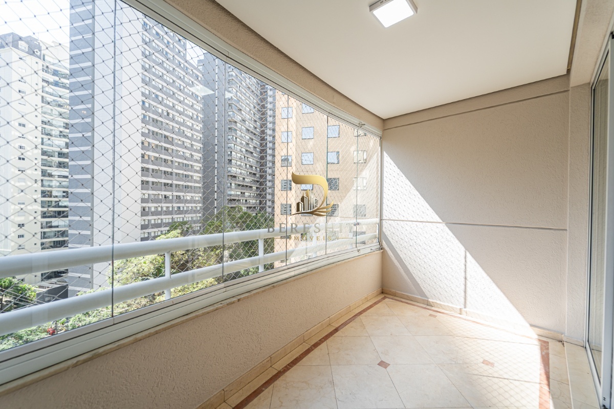 Apartamento para venda em Moema com 4 quartos, sendo 1 suíte, 104m²
