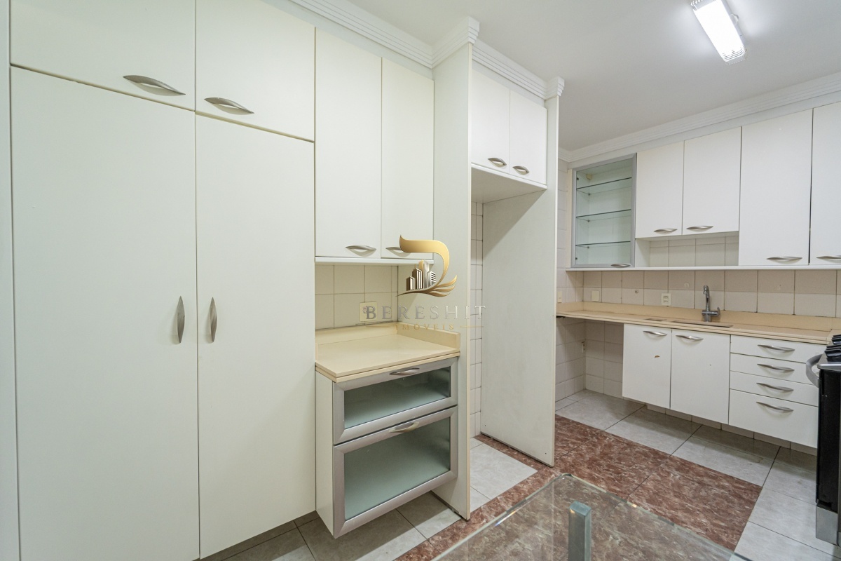 Apartamento para venda em Moema com 4 quartos, sendo 1 suíte, 104m²