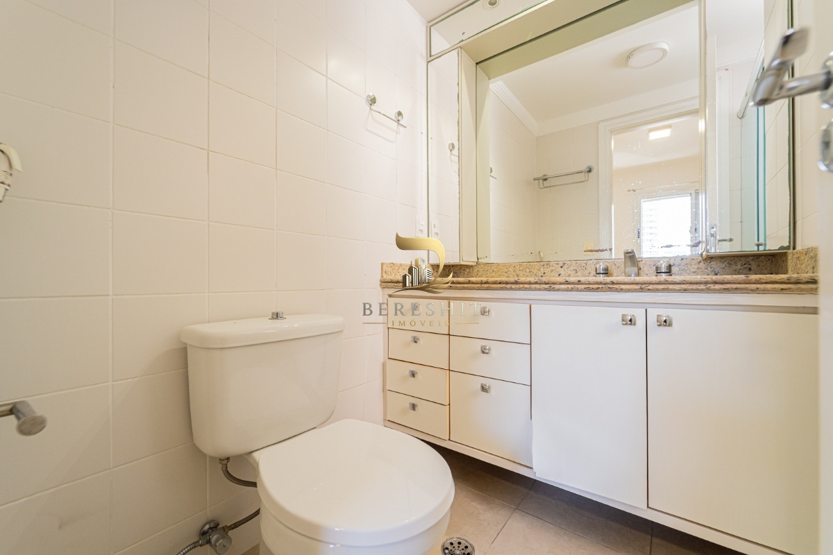 Apartamento para venda em Moema com 4 quartos, sendo 1 suíte, 104m²