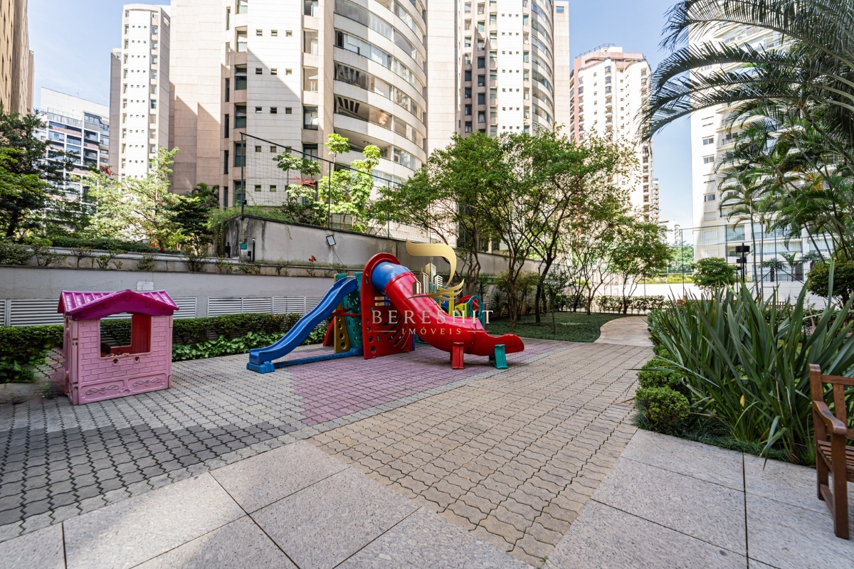Apartamento para venda em Moema com 4 quartos, sendo 1 suíte, 104m²
