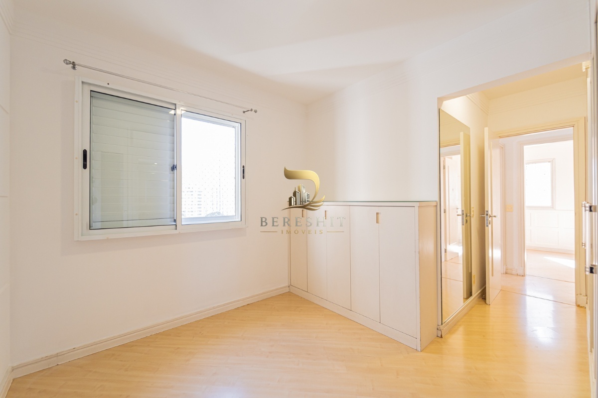 Apartamento para venda em Moema com 4 quartos, sendo 1 suíte, 104m²