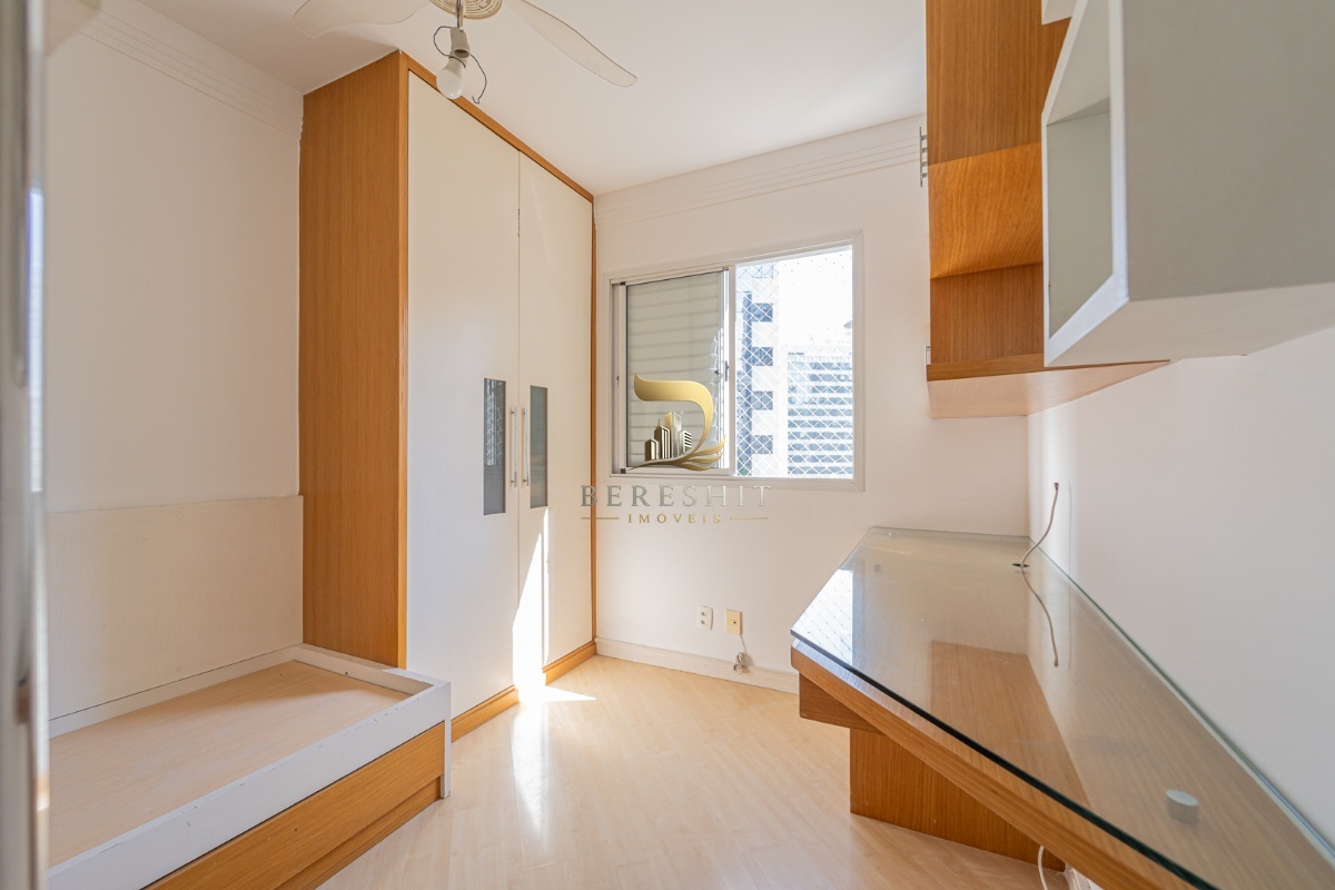 Apartamento para venda em Moema com 4 quartos, sendo 1 suíte, 104m²