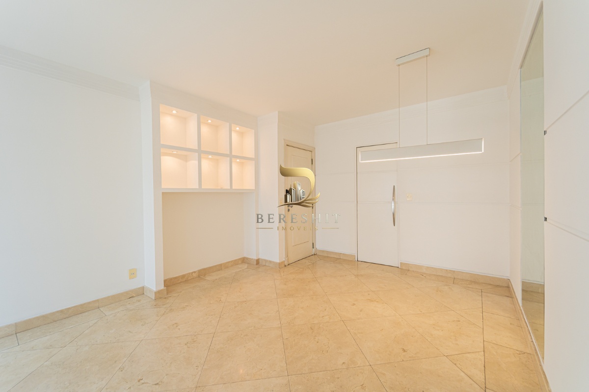 Apartamento para venda em Moema com 4 quartos, sendo 1 suíte, 104m²
