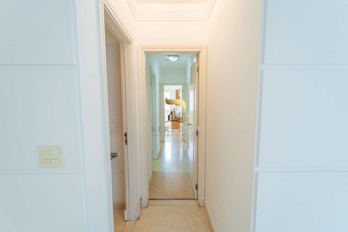 Apartamento para venda em Moema com 4 quartos, sendo 1 suíte, 104m²