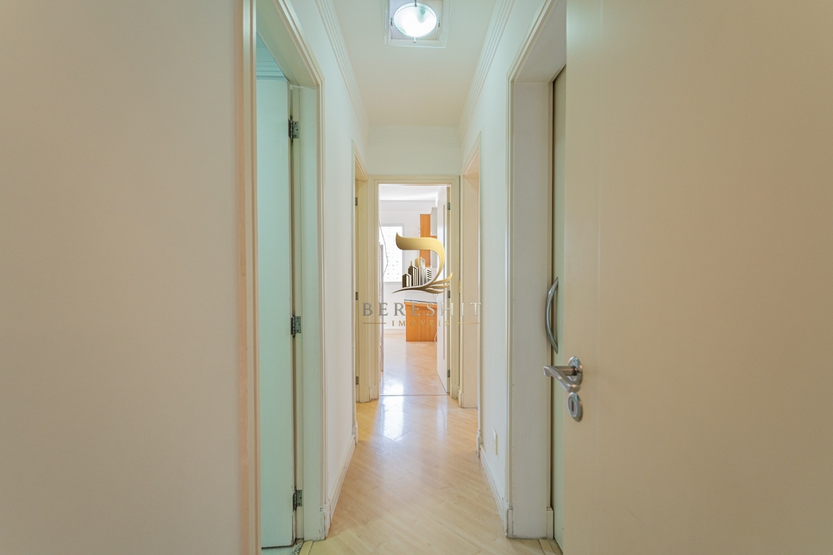 Apartamento para venda em Moema com 4 quartos, sendo 1 suíte, 104m²