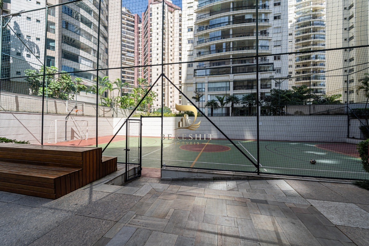 Apartamento para venda em Moema com 4 quartos, sendo 1 suíte, 104m²