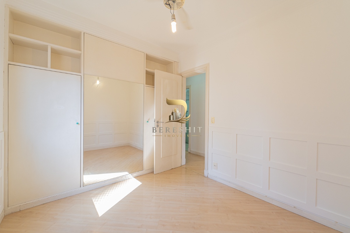 Apartamento para venda em Moema com 4 quartos, sendo 1 suíte, 104m²