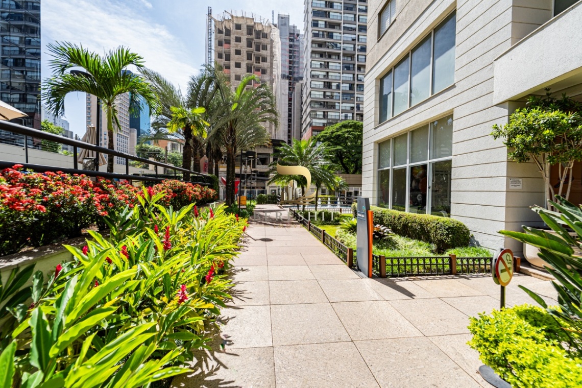 Apartamento para venda em Moema com 4 quartos, sendo 1 suíte, 104m²