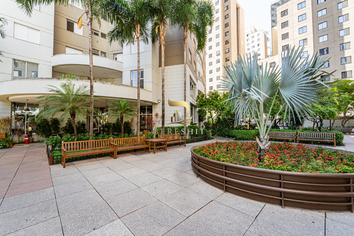 Apartamento para venda em Moema com 4 quartos, sendo 1 suíte, 104m²