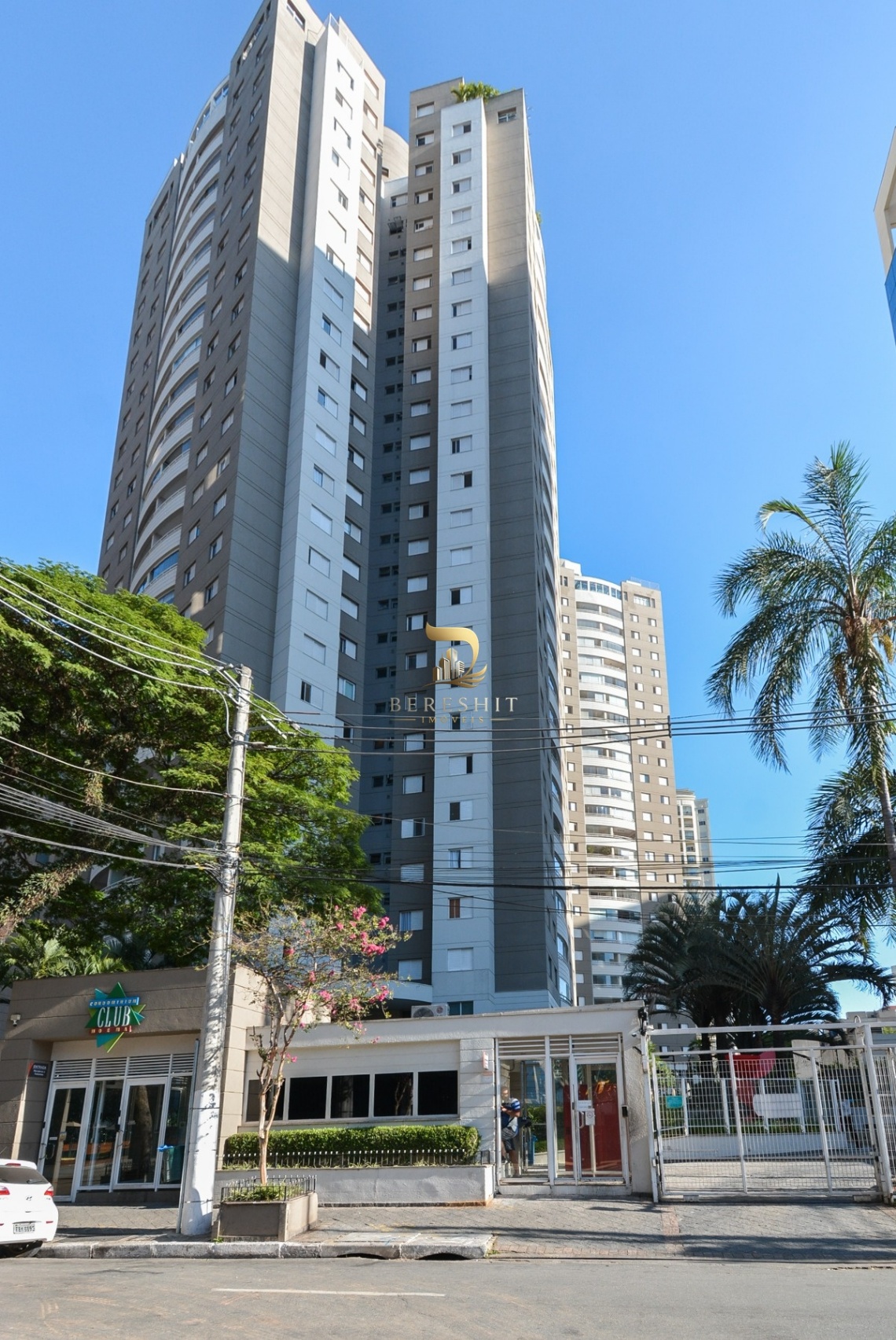Apartamento para venda em Moema com 4 quartos, sendo 1 suíte, 104m²
