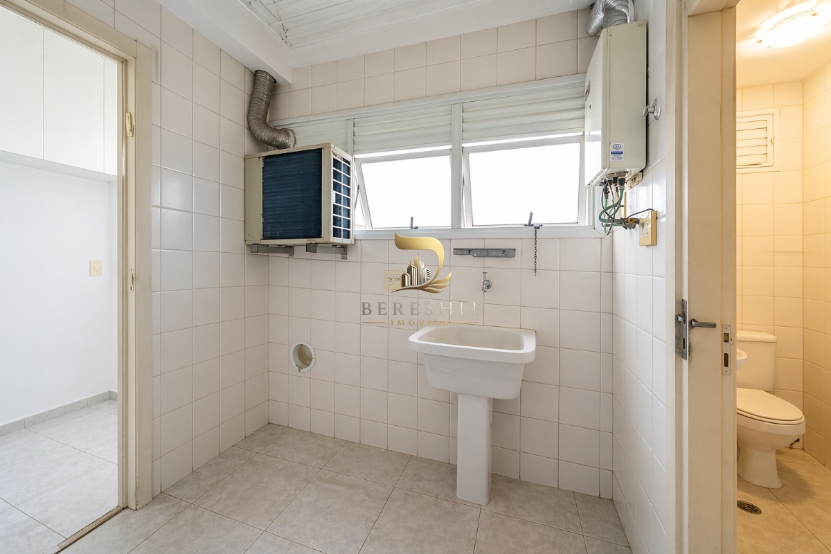Apartamento para venda em Moema com 4 quartos, sendo 1 suíte, 104m²