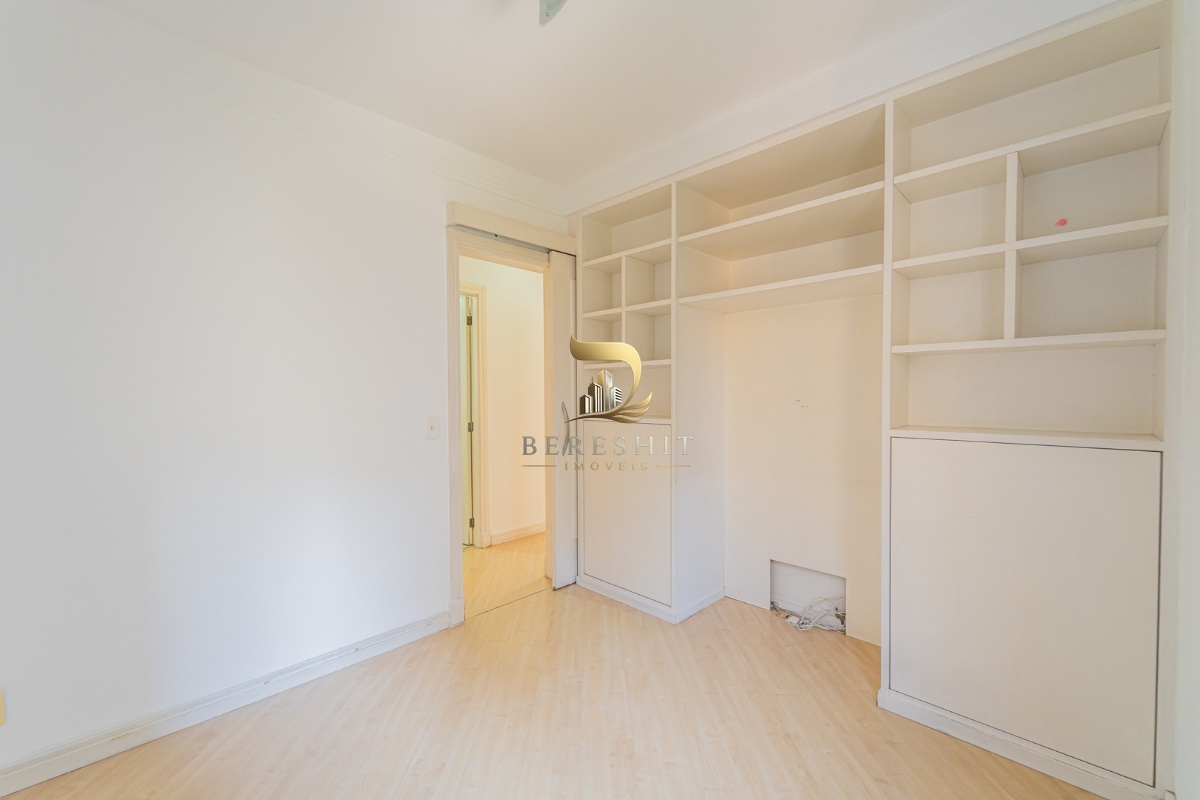 Apartamento para venda em Moema com 4 quartos, sendo 1 suíte, 104m²