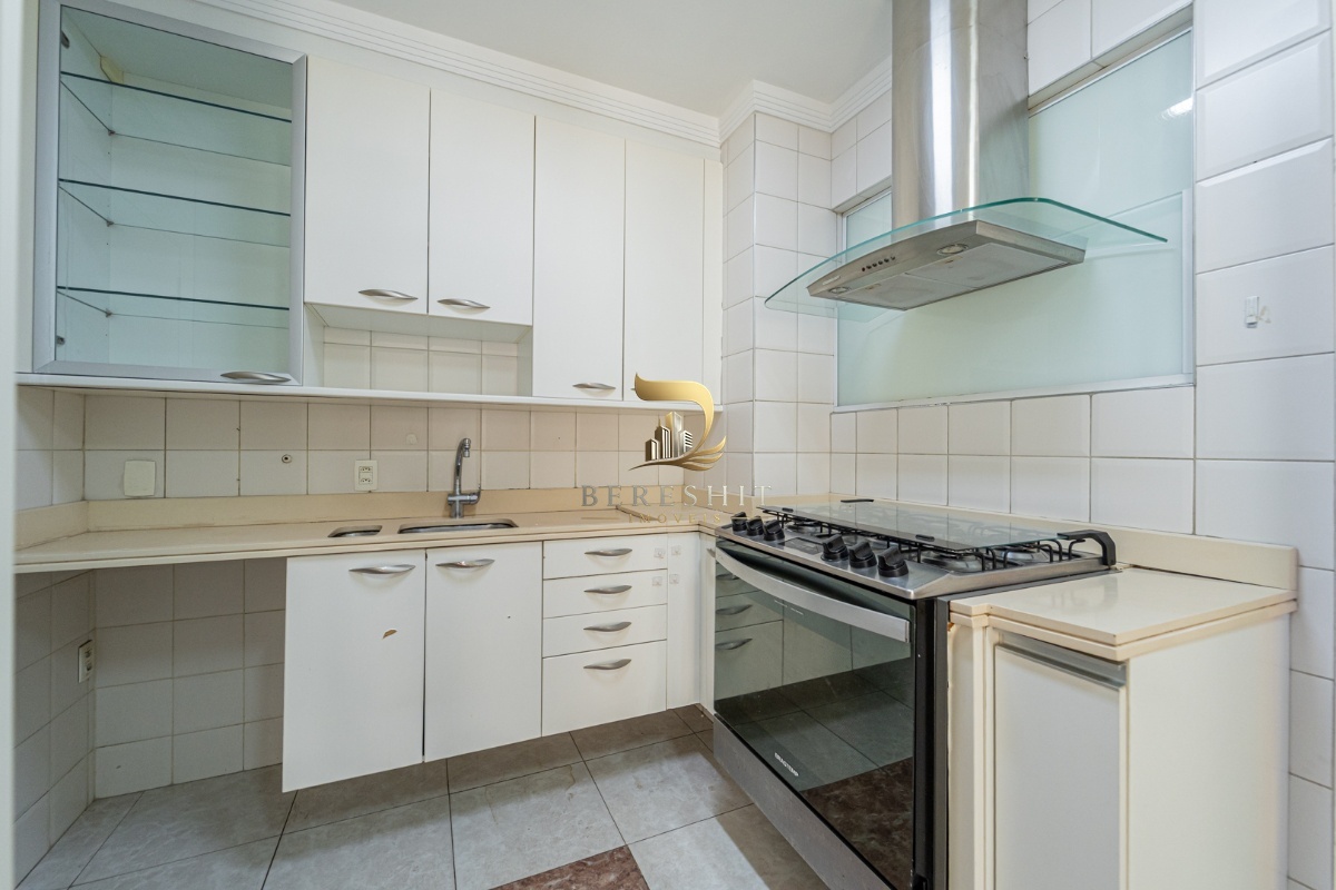 Apartamento para venda em Moema com 4 quartos, sendo 1 suíte, 104m²