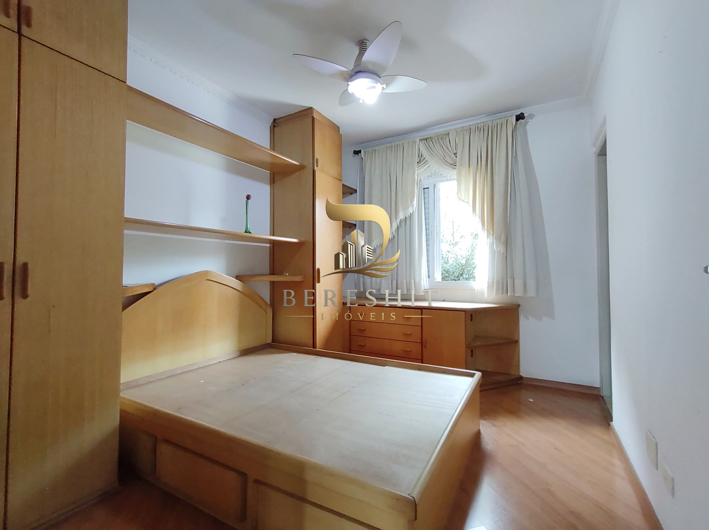 Casa no condomínio The Village Residence para venda com 4 quartos, sendo 1 suíte, 262m²