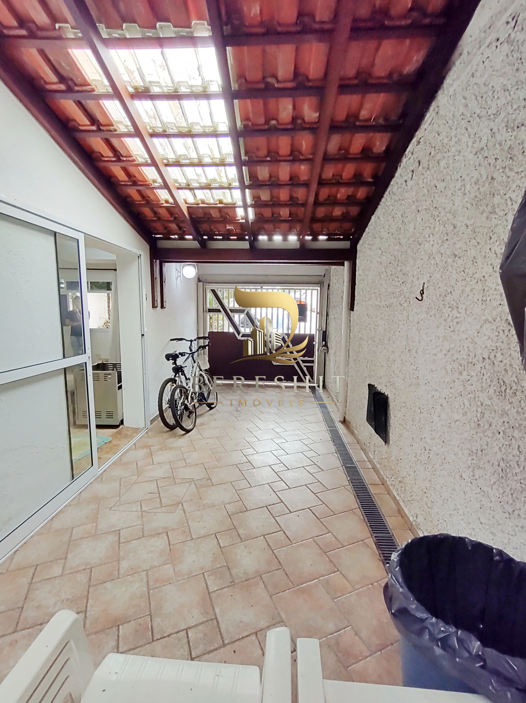 Casa no condomínio The Village Residence para venda com 4 quartos, sendo 1 suíte, 262m²