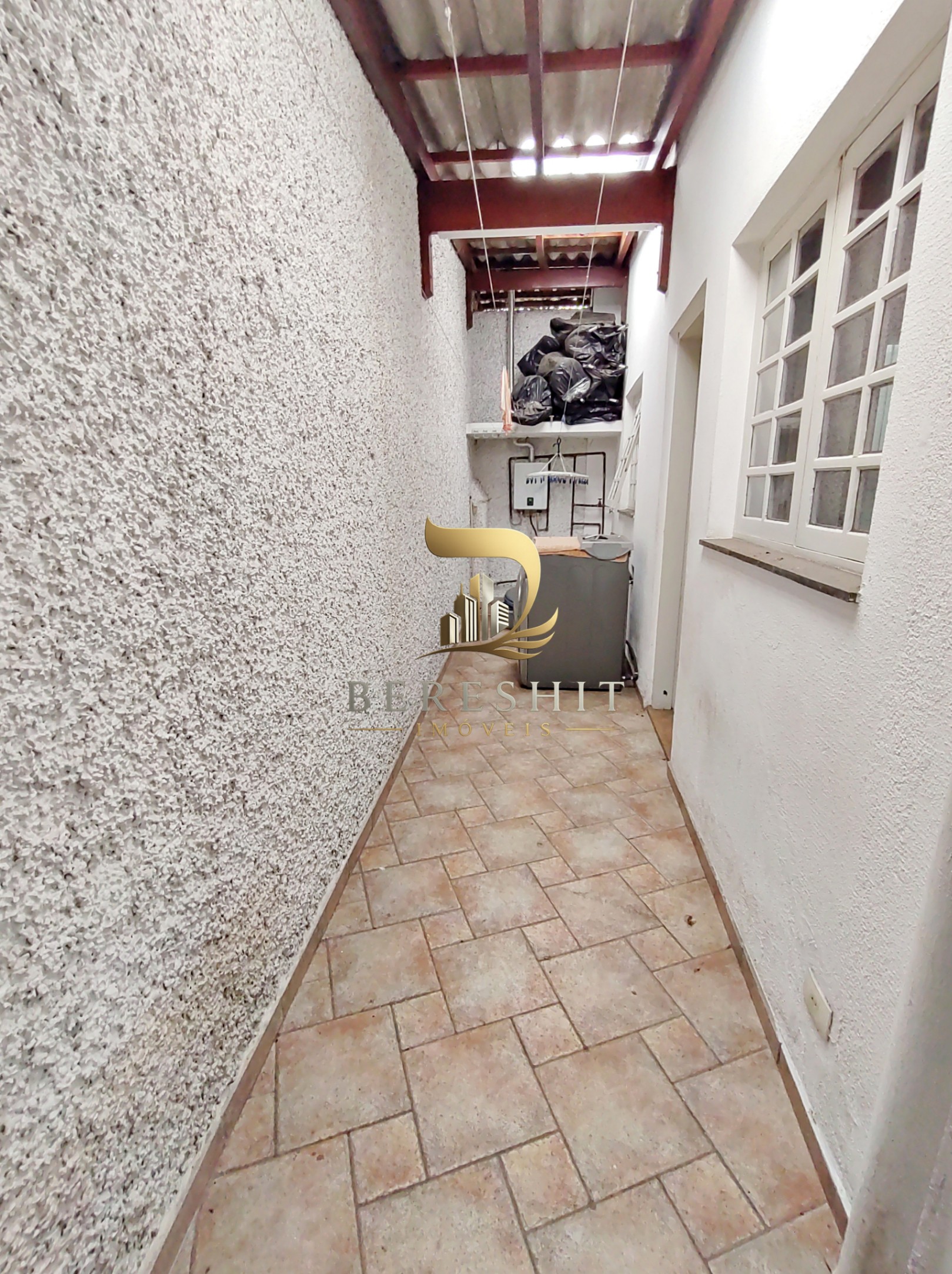 Casa no condomínio The Village Residence para venda com 4 quartos, sendo 1 suíte, 262m²