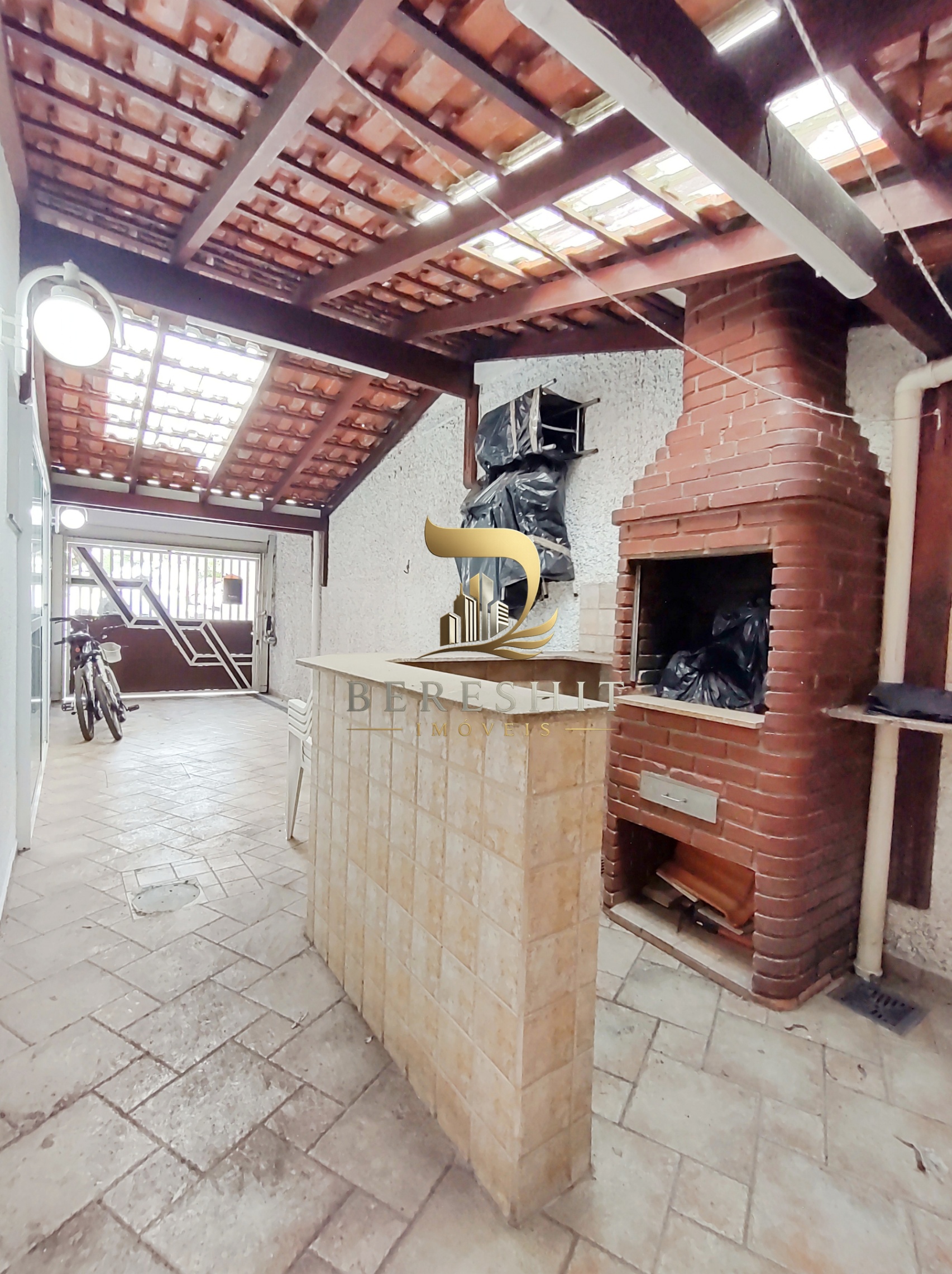 Casa no condomínio The Village Residence para venda com 4 quartos, sendo 1 suíte, 262m²