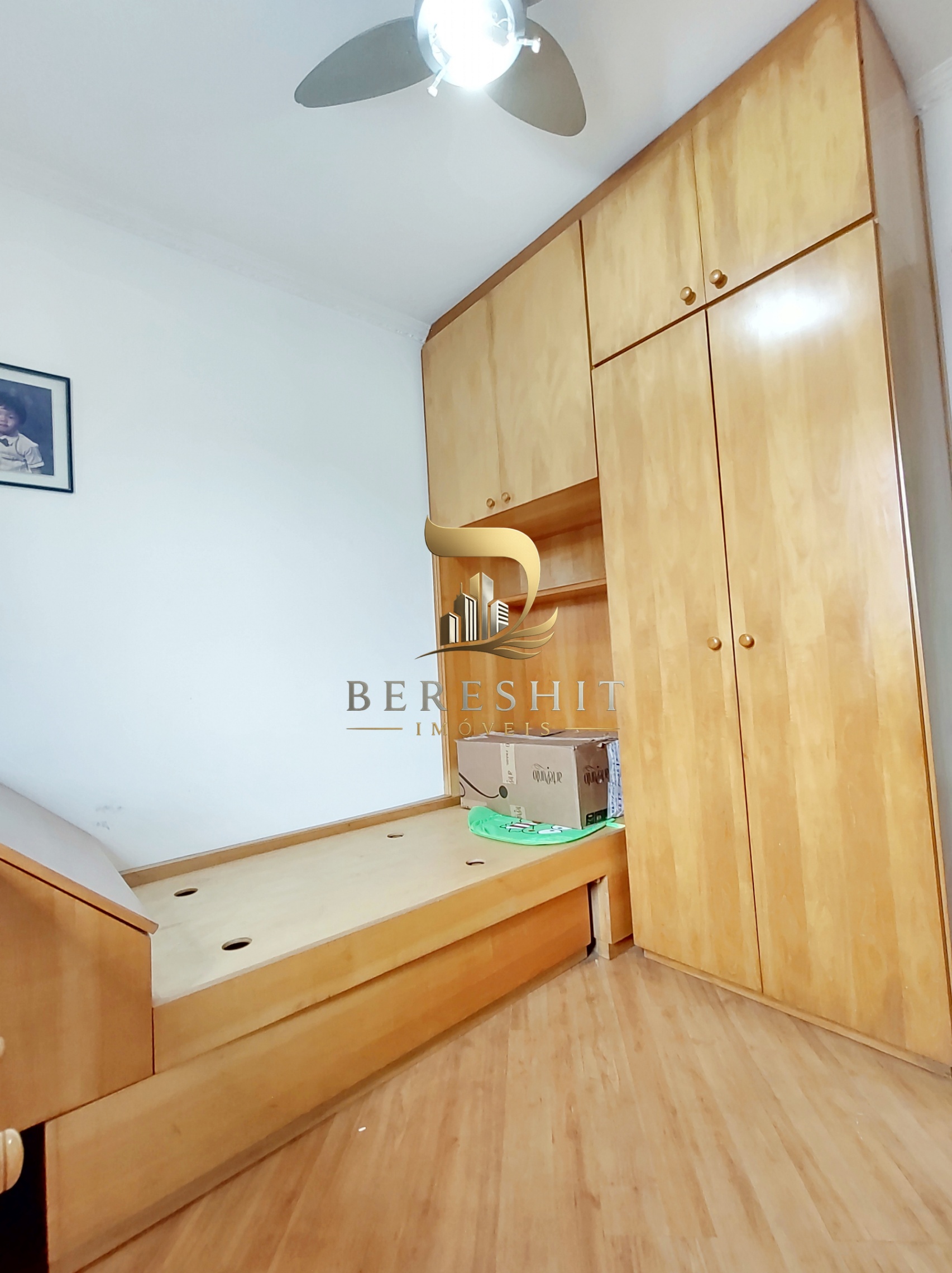 Casa no condomínio The Village Residence para venda com 4 quartos, sendo 1 suíte, 262m²