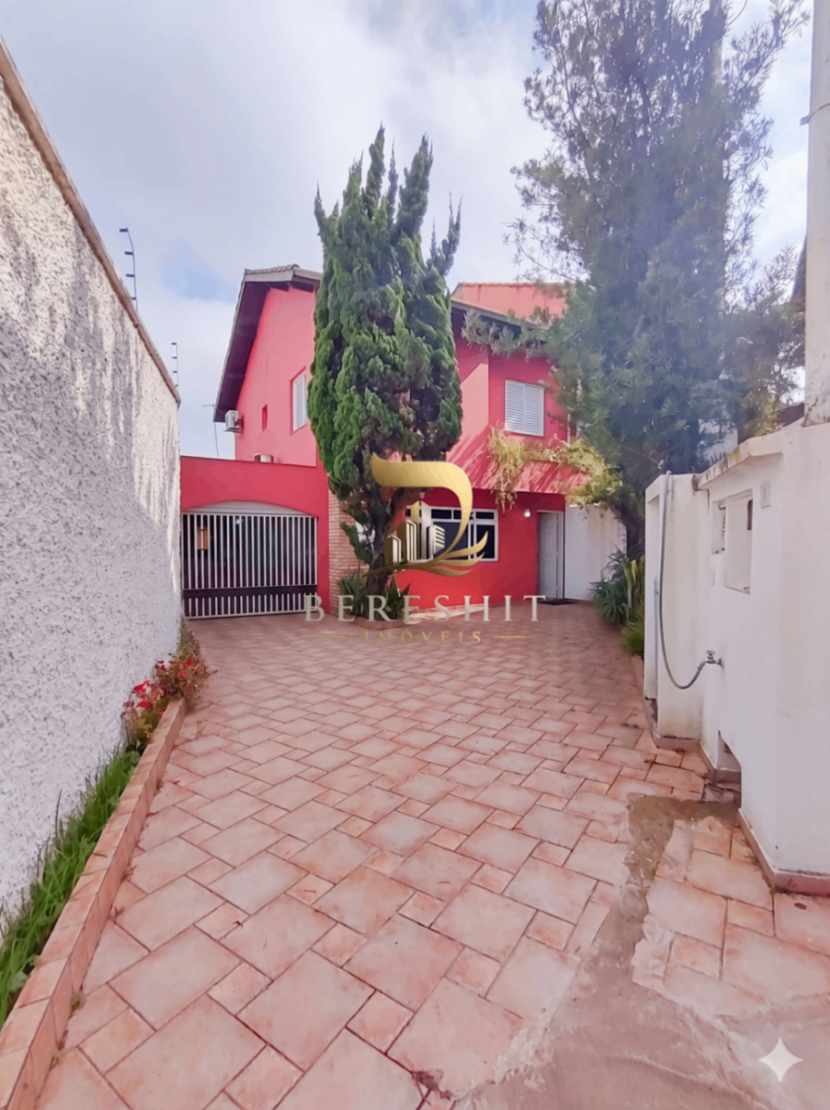 Casa no condomínio The Village Residence para venda com 4 quartos, sendo 1 suíte, 262m²