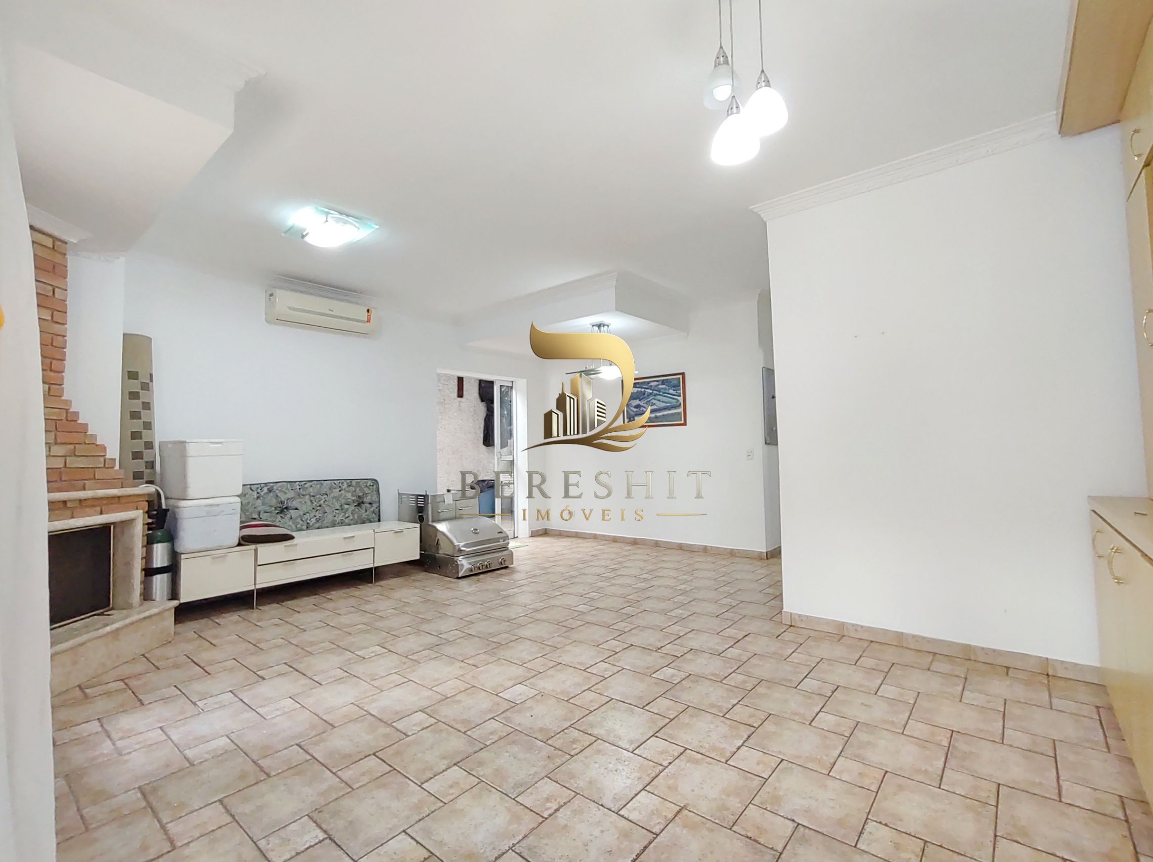 Casa no condomínio The Village Residence para venda com 4 quartos, sendo 1 suíte, 262m²