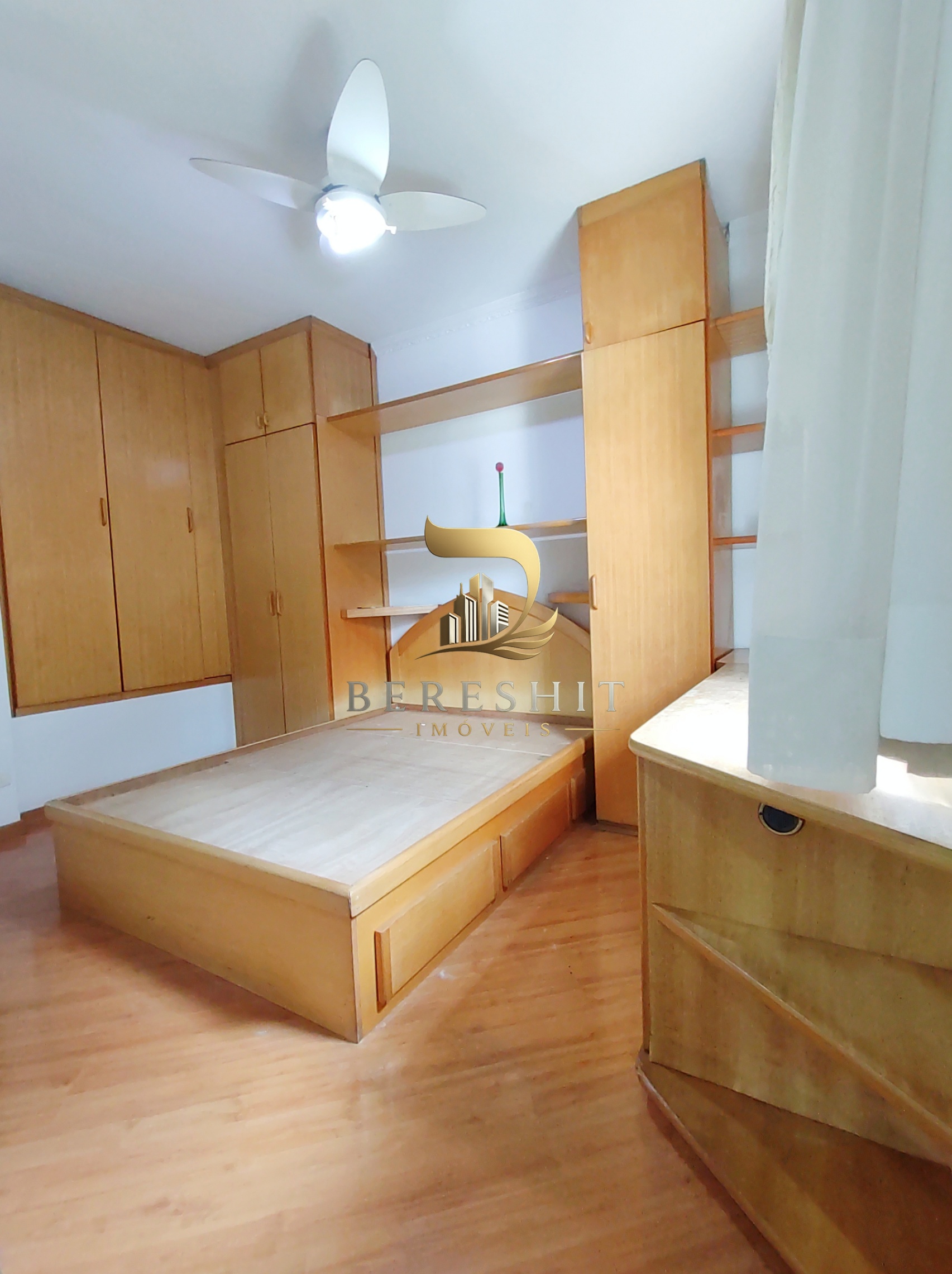 Casa no condomínio The Village Residence para venda com 4 quartos, sendo 1 suíte, 262m²