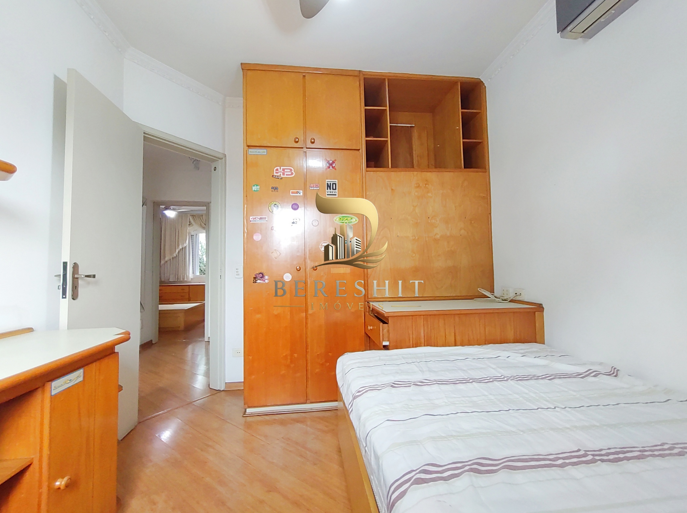 Casa no condomínio The Village Residence para venda com 4 quartos, sendo 1 suíte, 262m²